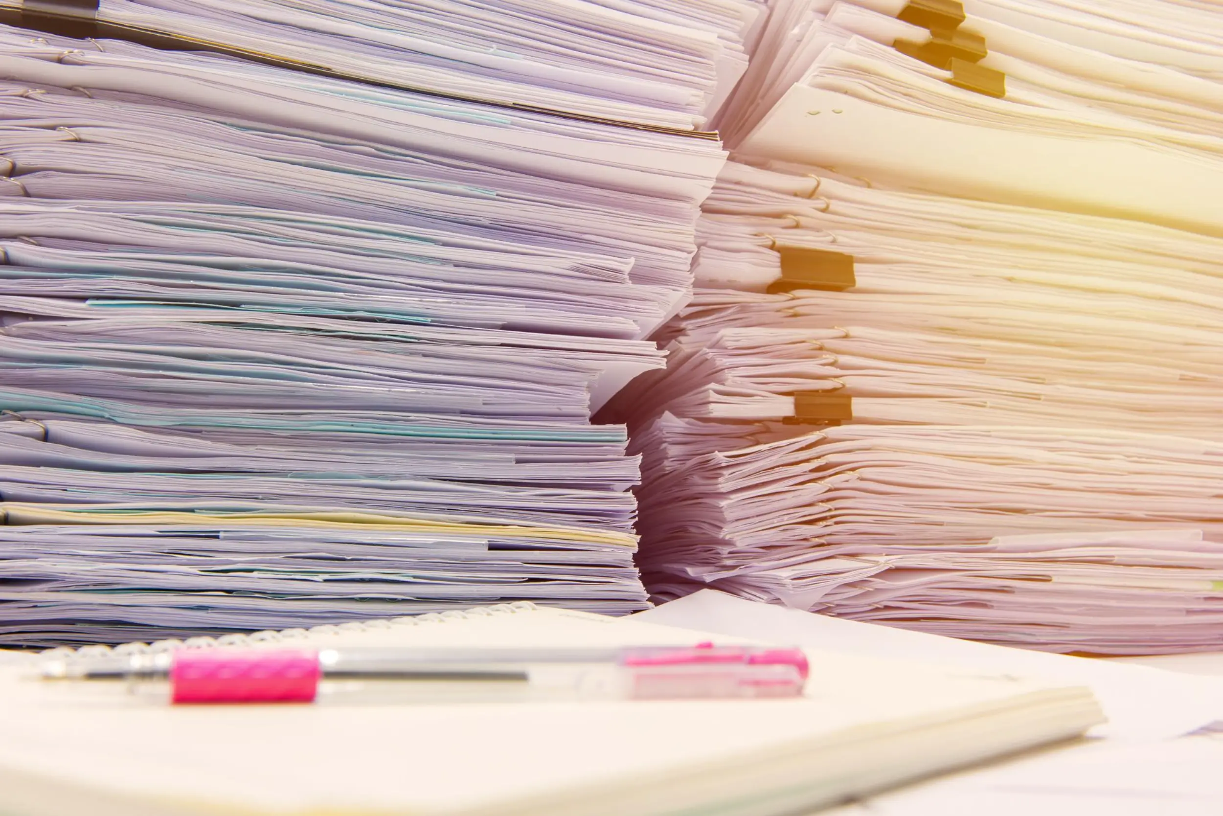 aide aux familles à réaliser les papiers administratifs